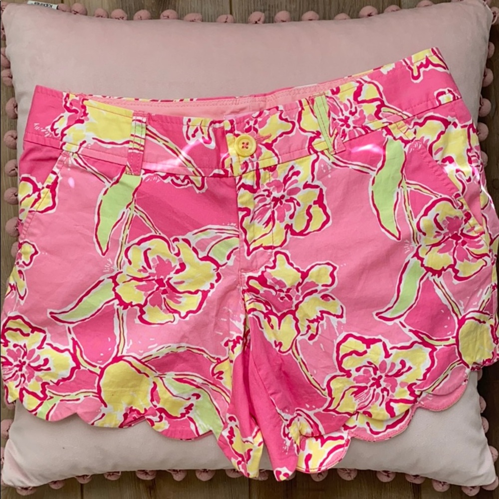 Lilly Pulitzer shorts size 2 like new